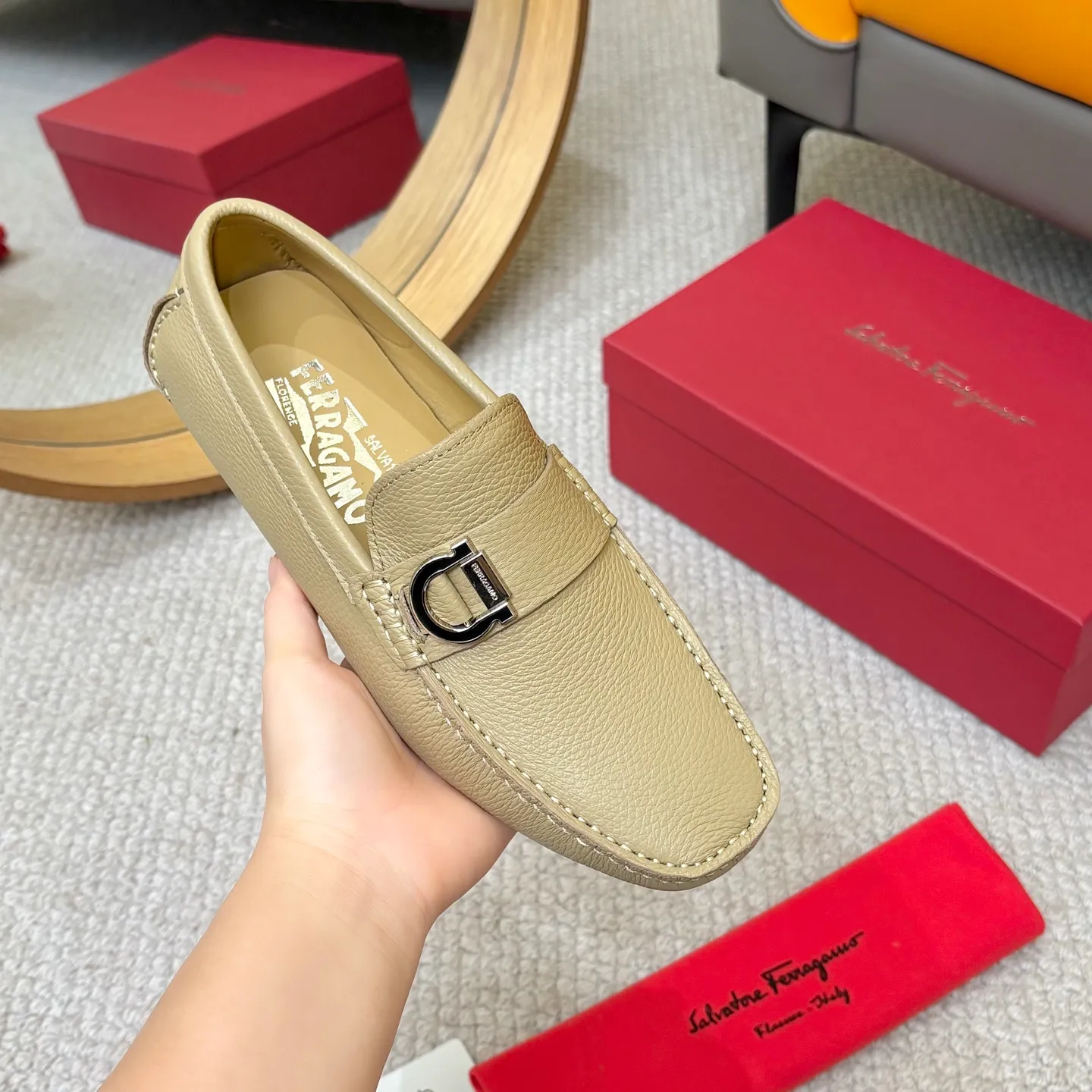 Men's men's shoes 💰420 (Yangli) Ferragamo 〰Ferragamo 2⃣️0⃣️2⃣️5️⃣ New series 👊🏻 Upper 🇮🇹 Italian imported calfskin, original outsole molding. Water-dyed sheepskin lining. The identity of every successful man is set off, and the upper and lower shoes are elegant and stable🚶🏻🚶🏻The high-end custom counter original replica is an eternal classic🔍️Number of codes: 38-46 with counter packaging